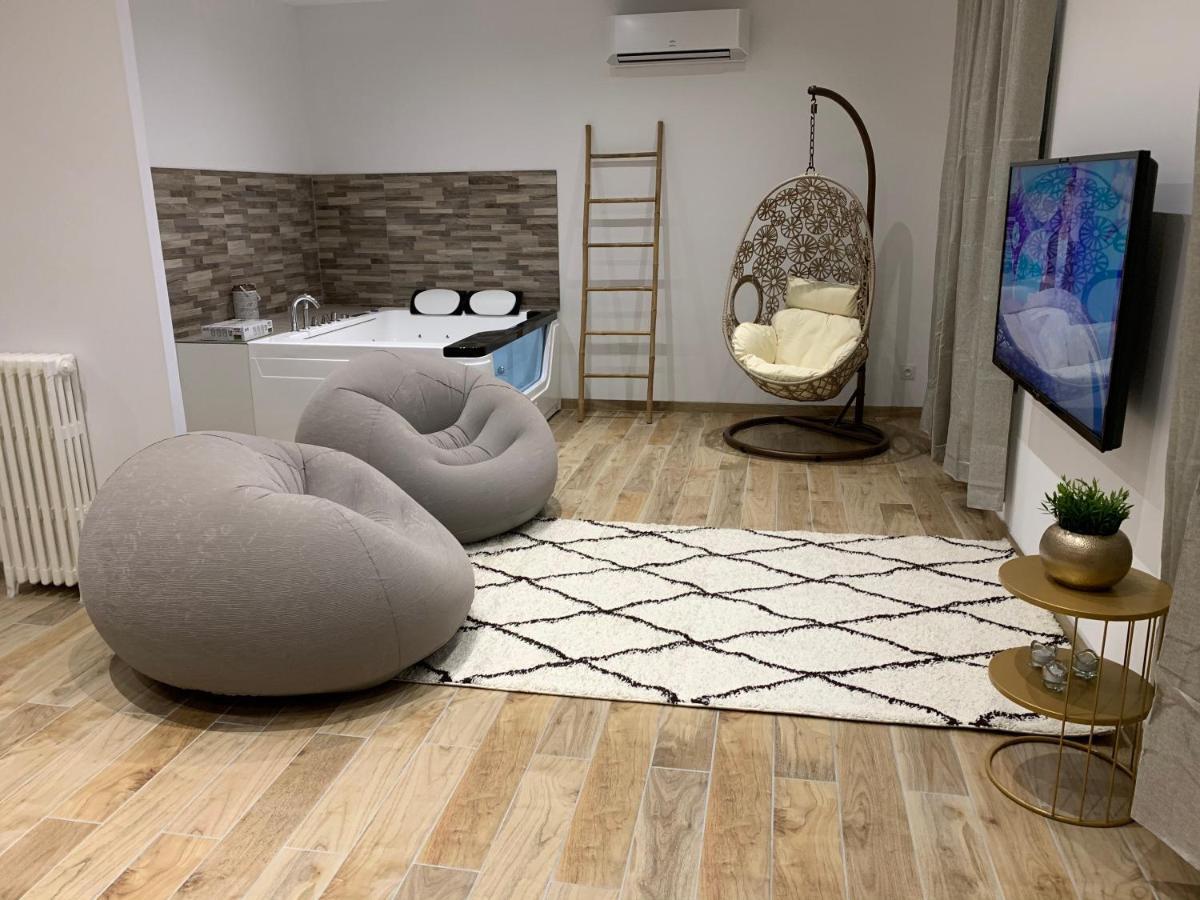 Appartement Cosy Jacuzzy Luxe Gare De ตูลง ภายนอก รูปภาพ