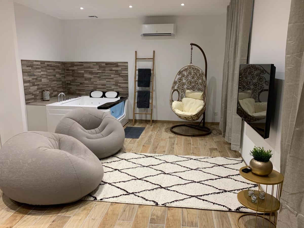 Appartement Cosy Jacuzzy Luxe Gare De ตูลง ภายนอก รูปภาพ